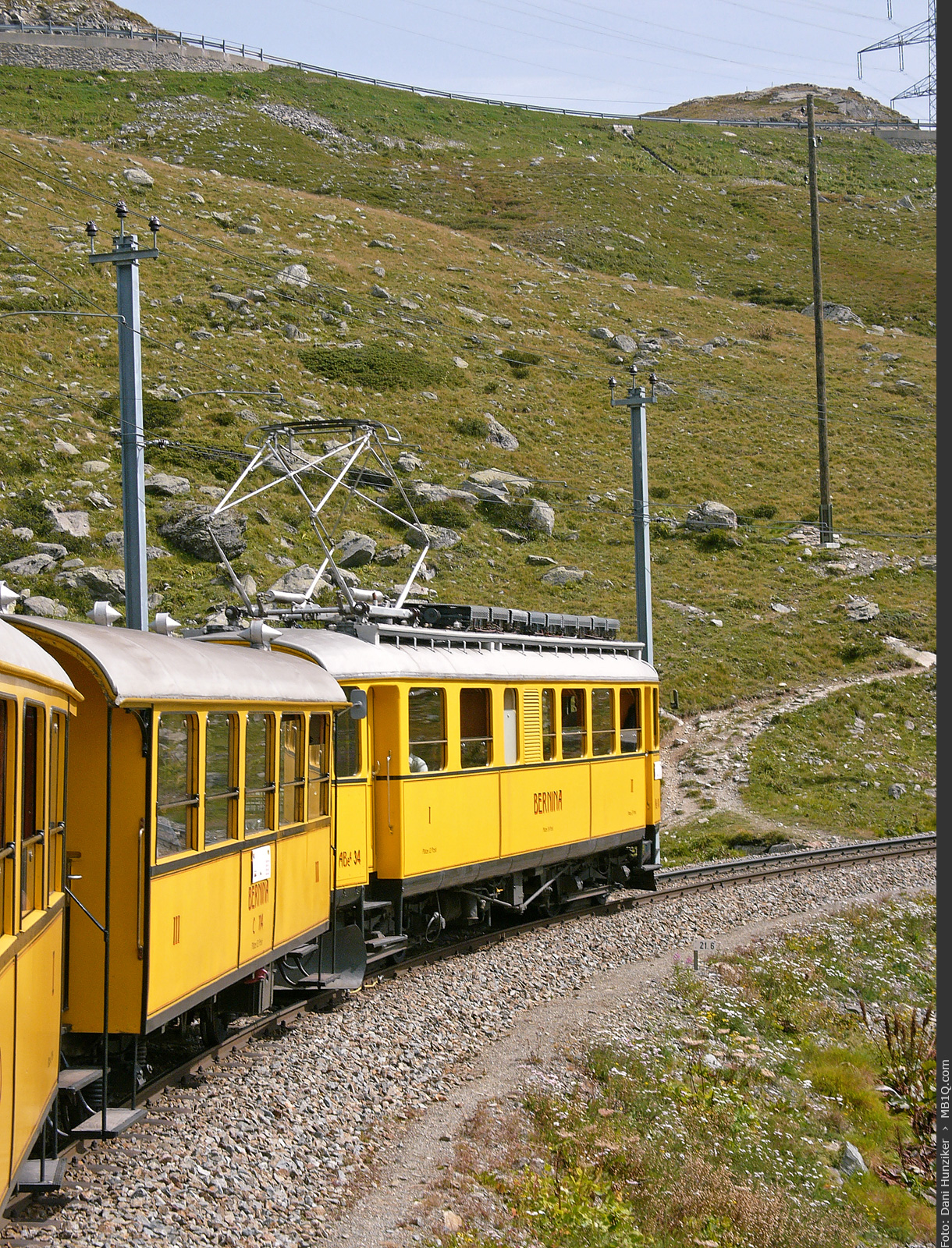 Nostalgiezug der Berninabahn mit BB ABe 4/4 34